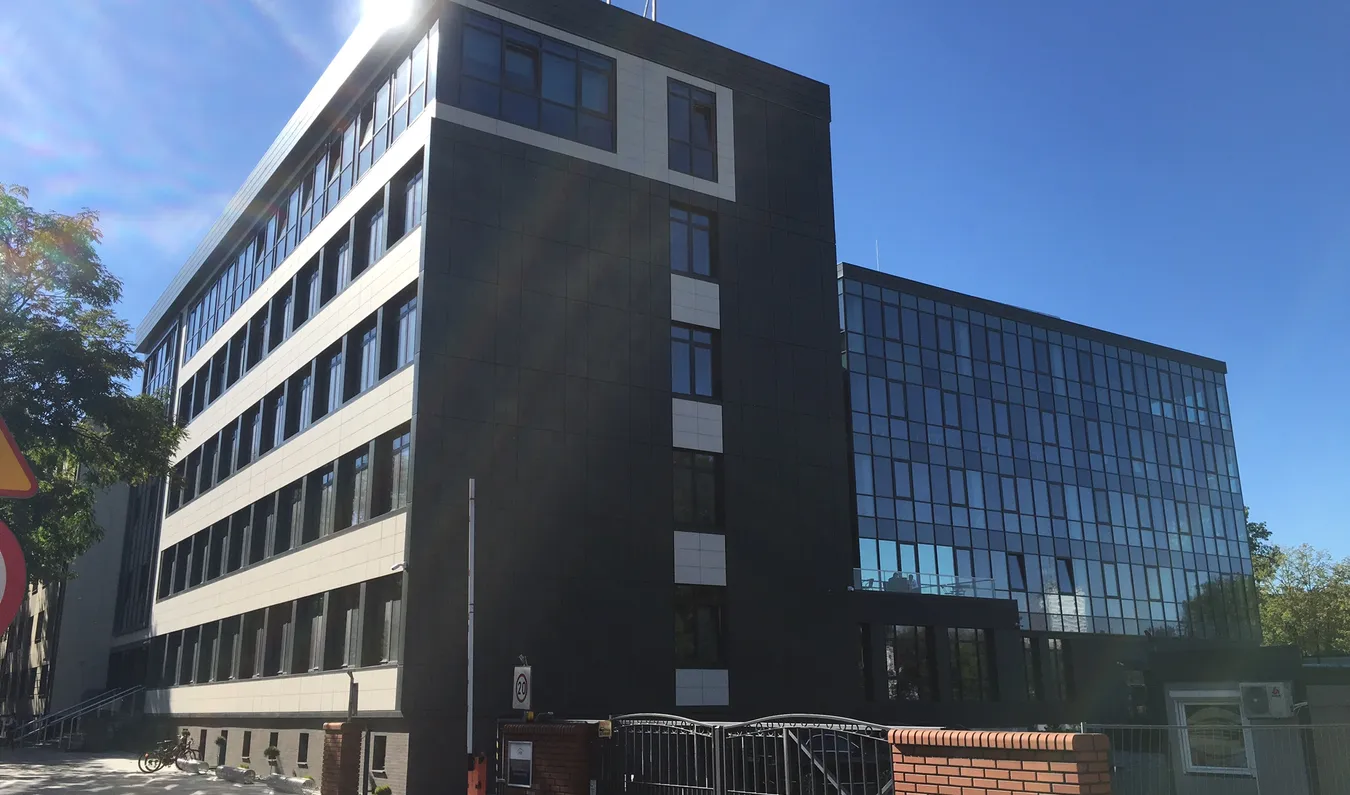 Biuro Świętojańska Office Building